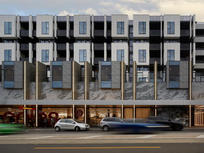 North facing apartment with Courtyard