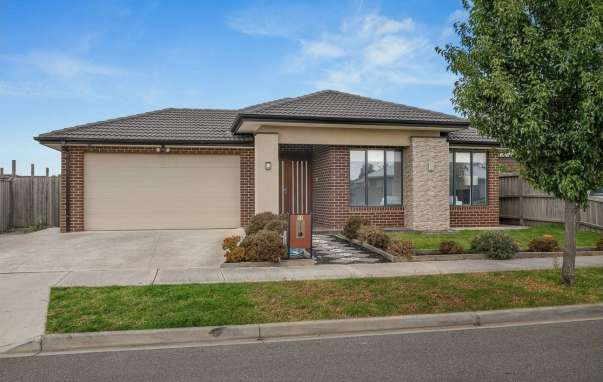 11 Canning Drive, Mickleham, VIC