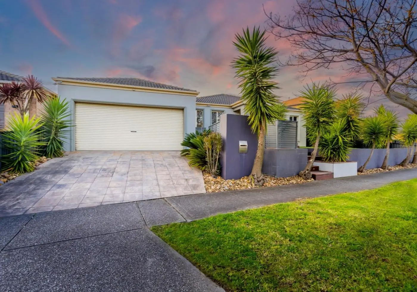 13 Hammerwood Avenue, Derrimut, VIC, Derrimut - Thumbnail 2
