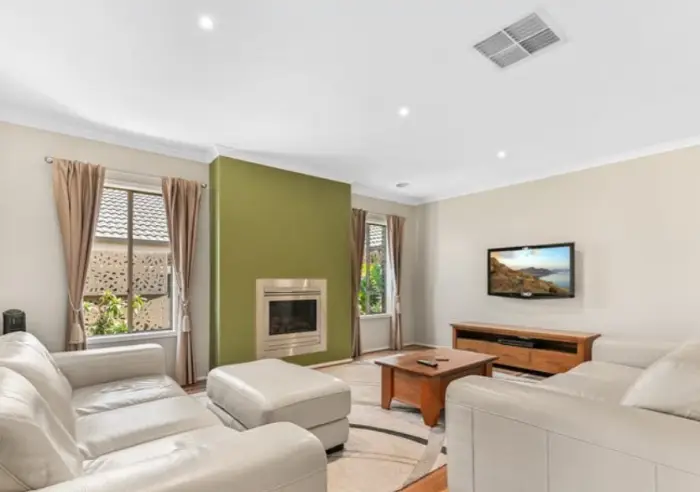 18 Misty Close, Berwick, VIC, Berwick - Thumbnail 3