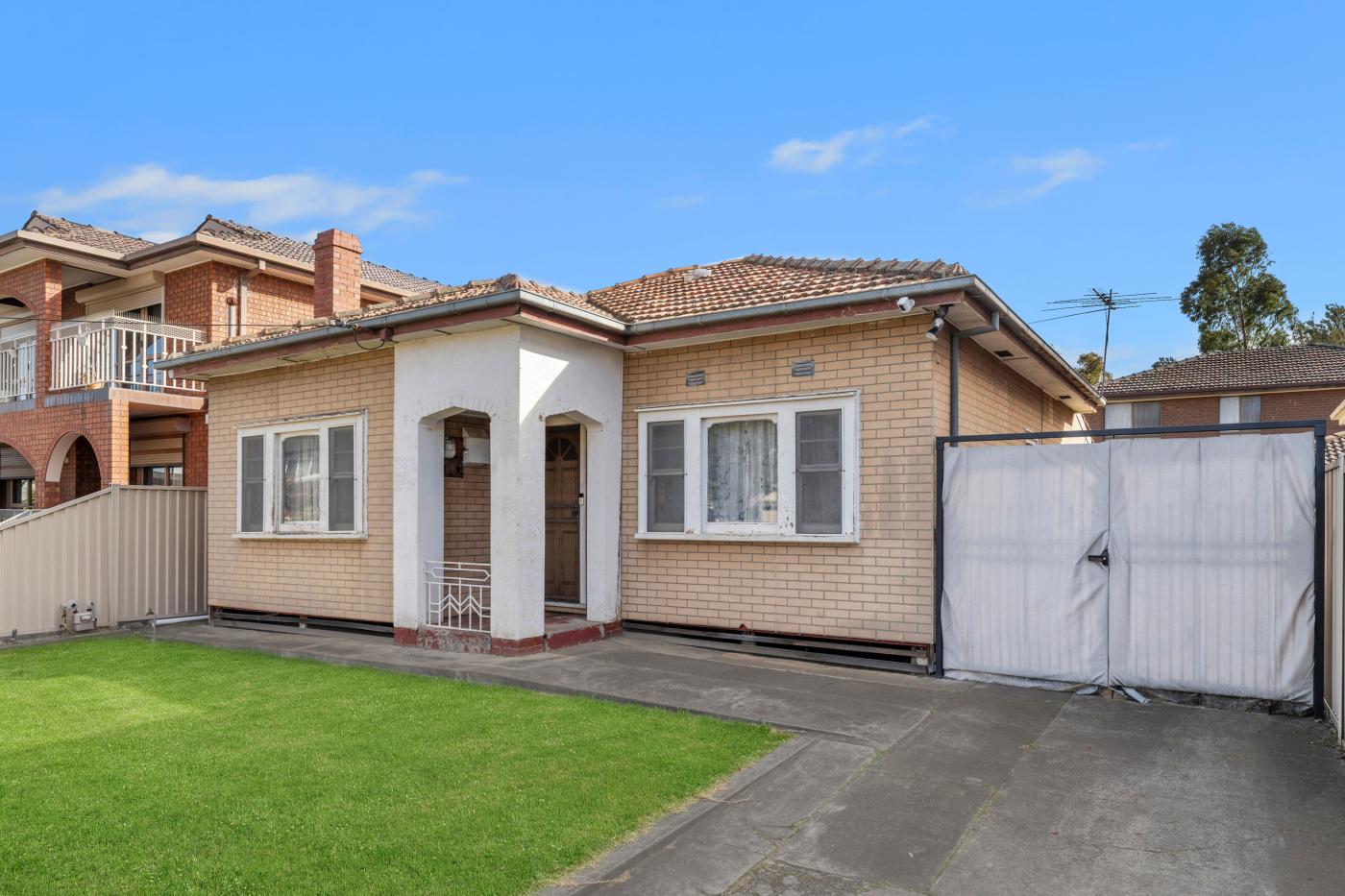33 Service Street, Coburg, Coburg - Image 1