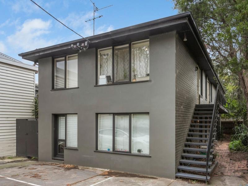 STYLISH INNER-CITY APARTMENT IN A PRIME RICHMOND LOCALE