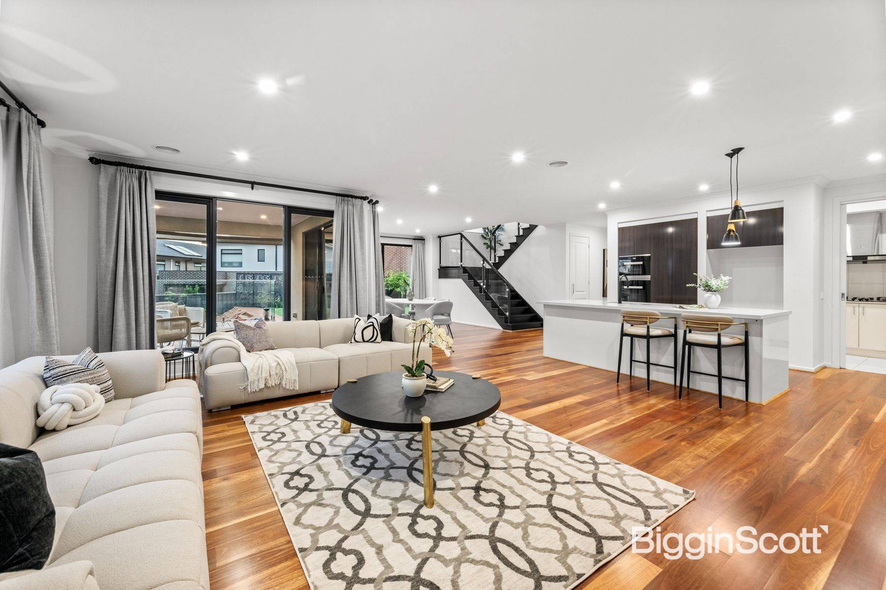 2 Auburn Crescent, Doncaster VIC 3108, Doncaster - Thumbnail 3