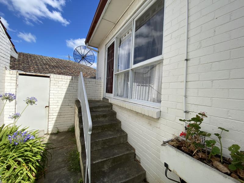 Light-Filled Studio Apartment in Prime Westgarth Location