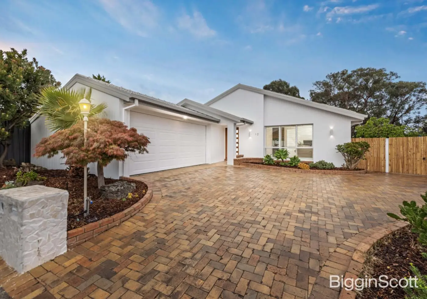 12 Jindabyne Court, Lysterfield, VIC, Lysterfield - Thumbnail 2