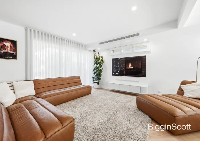 25 Larch Crescent, Mount Waverley, VIC, Mount Waverley - Thumbnail 3