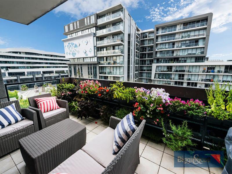 STUNNING SUB PENTHOUSE APARTMENT WITH FABULOUS VIEWS