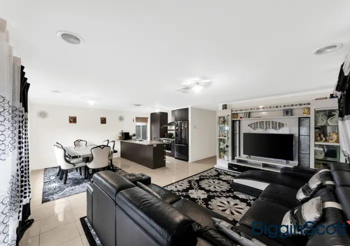 22 Lancewood Road, Manor Lakes, VIC, Manor Lakes - Thumbnail 5