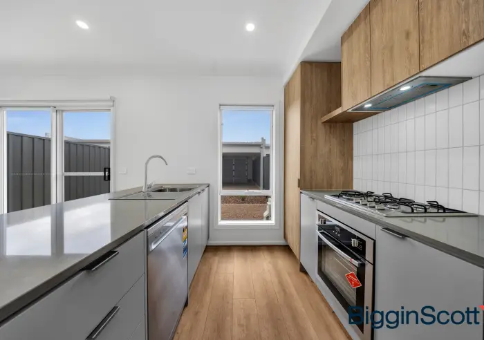 50 Opulent Boulevard, Tarneit, VIC, Tarneit - Thumbnail 3
