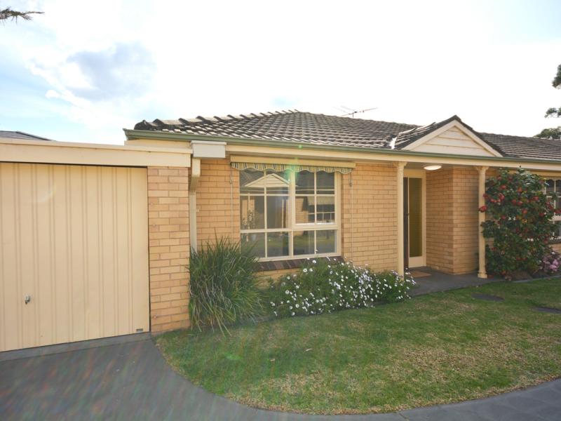 Sunny & spacious Two Bedroom Villa Unit