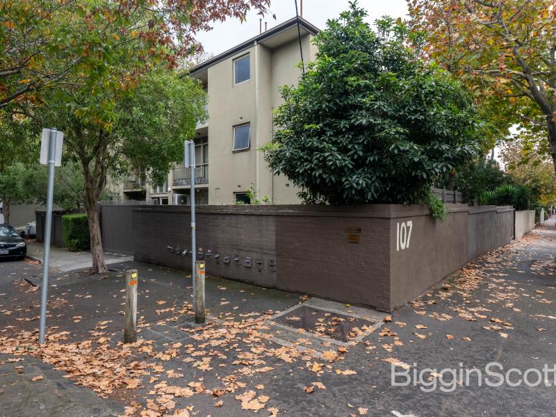 Stylishly Renovated Apartment with Private Balcony in the Heart of Prahran
