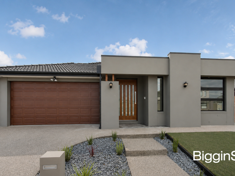Modern Family Living in a Quiet & Convenient Epping Pocket