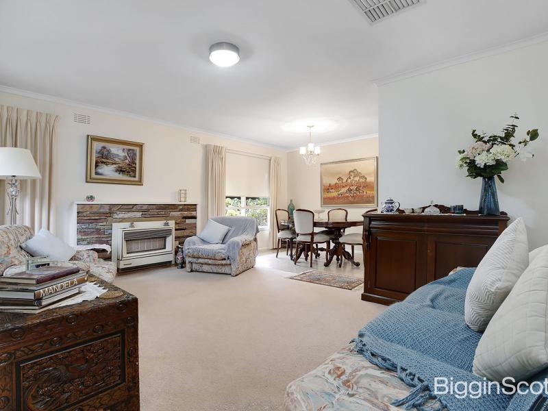 FANTASTIC 4-BEDROOM FAMILY HOME IN THE BRENTWOOD SECONDARY COLLEGE ZONE