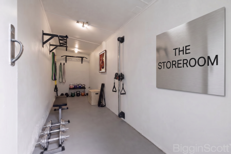 A Neat As 1 Bedroom With A Massive STOREROOM