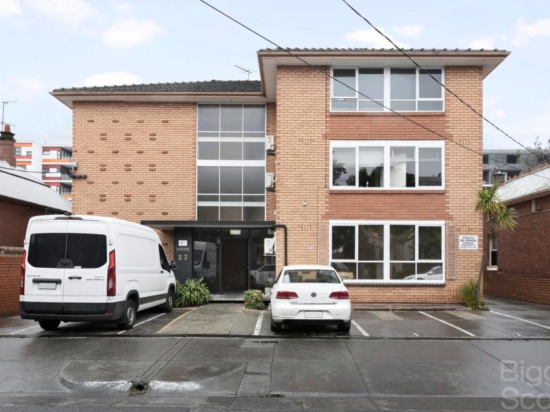 Fully Furnished Apartment in Beautiful Leafy Street
