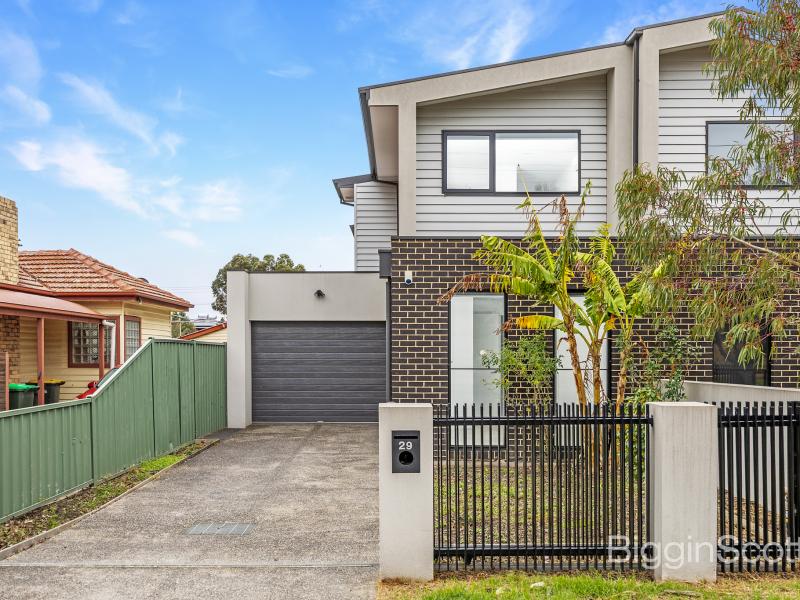 Grand Family Dimensions with Multiple Living Zones & Unrivalled Convenience