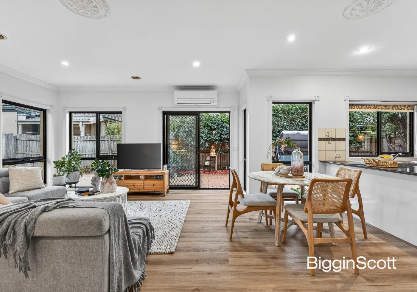 2/114 Blackburn Road, Glen Waverley, VIC, Glen Waverley - Thumbnail 2