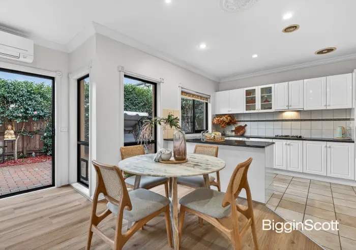 2/114 Blackburn Road, Glen Waverley, VIC, Glen Waverley - Thumbnail 5