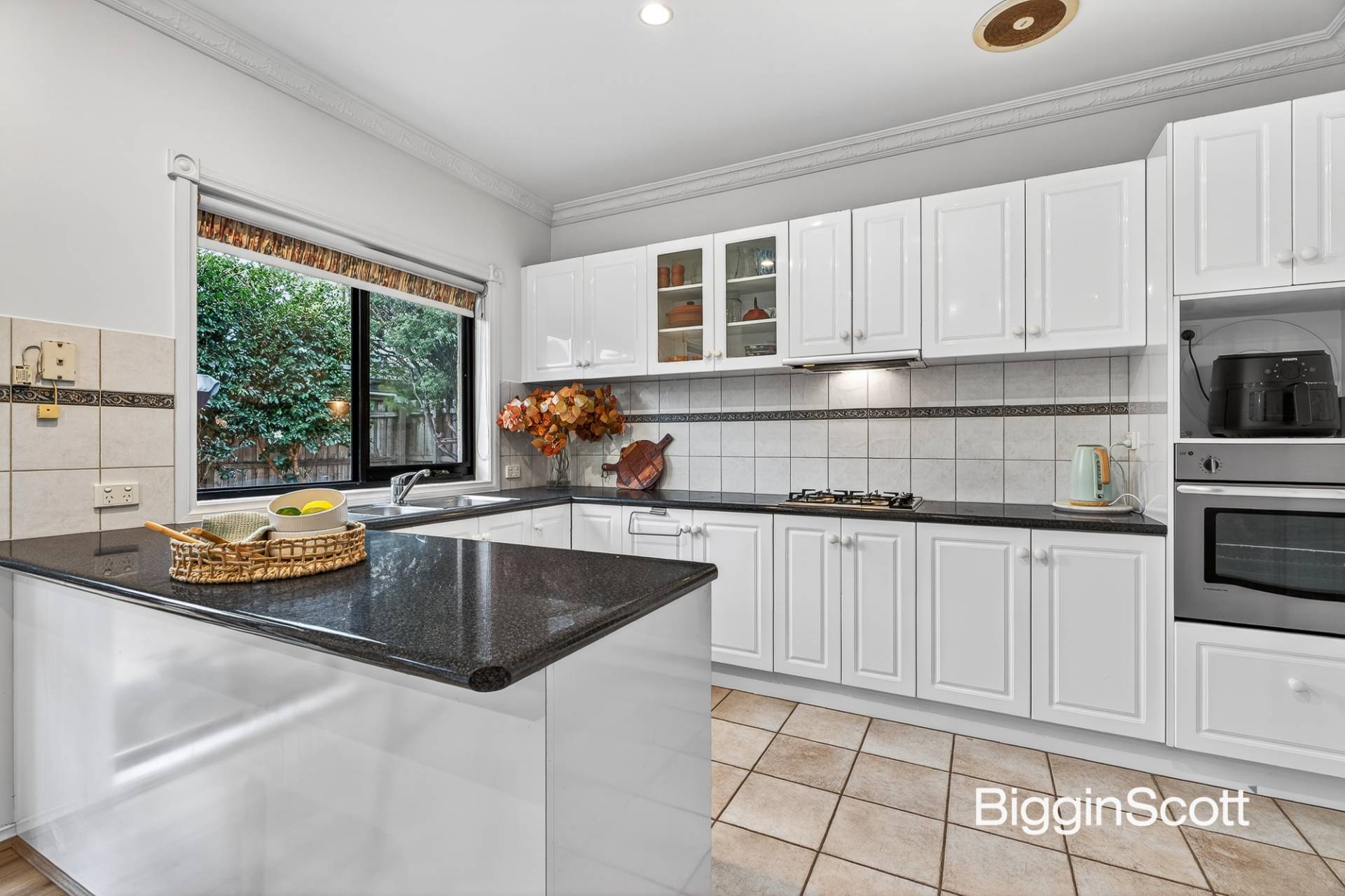 2/114 Blackburn Road, Glen Waverley - Thumbnail 5