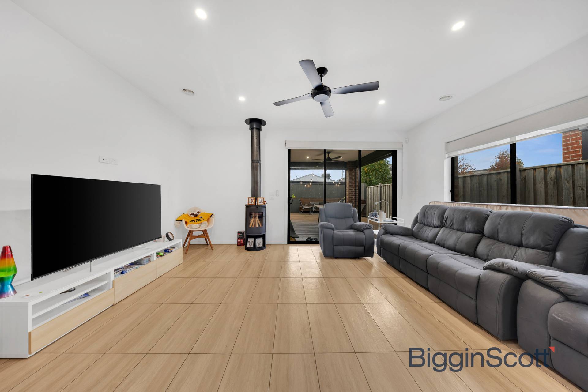 12 Bamburgh Street, Werribee - Thumbnail 6