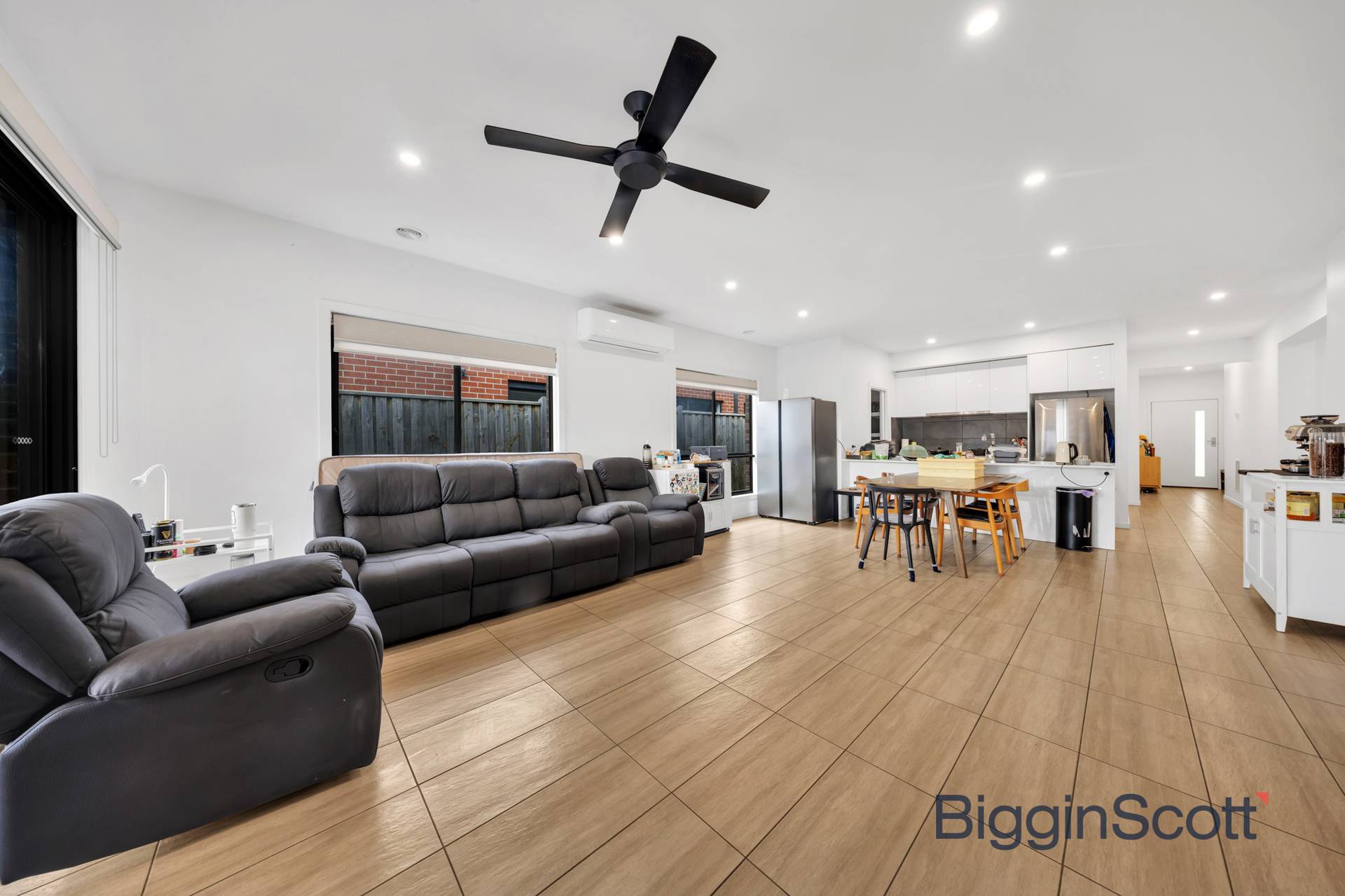 12 Bamburgh Street, Werribee - Thumbnail 7