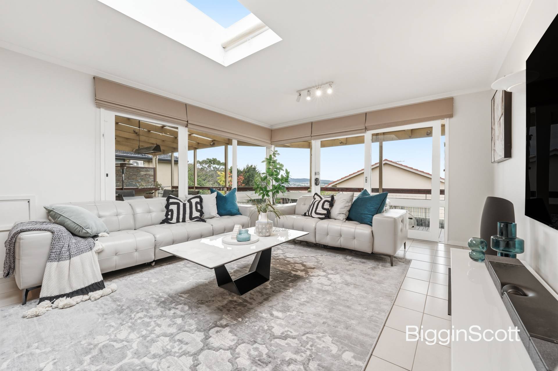 101 Grandview Road, Wheelers Hill - Thumbnail 2