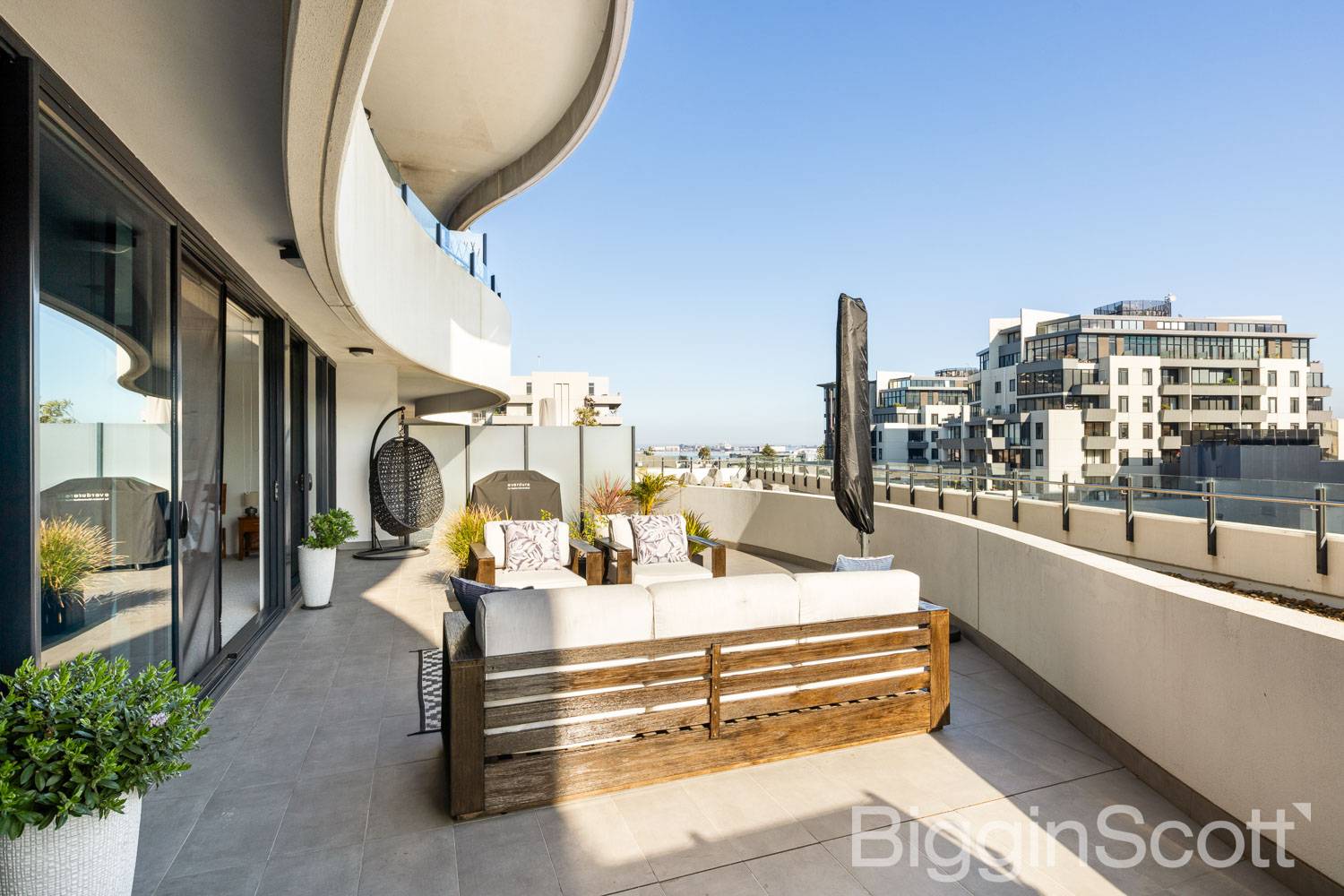 402/108 Bay Street, Port Melbourne - Thumbnail 2