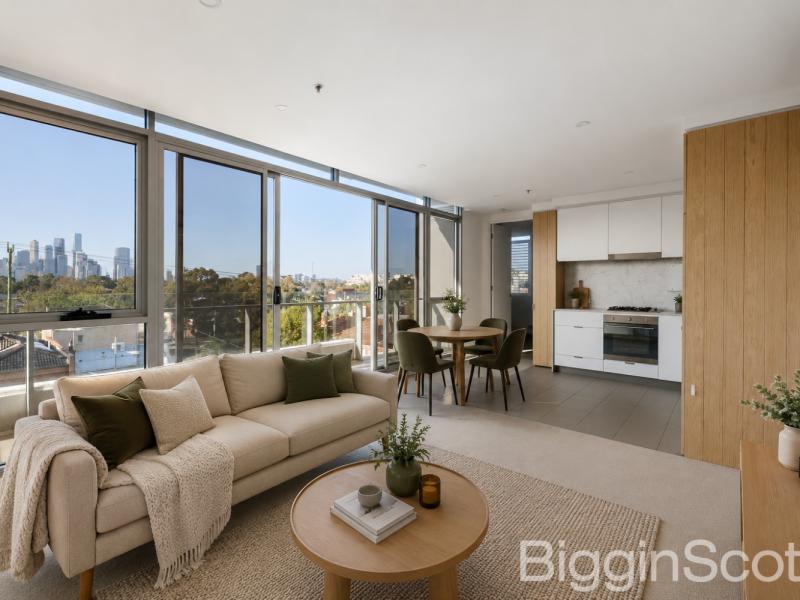 Sweeping City Skyline Views from an Elevated North Facing Position