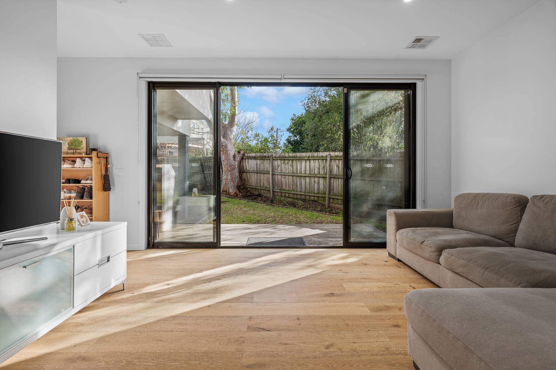 3/7 Walter Street, Glen Waverley - Thumbnail 2