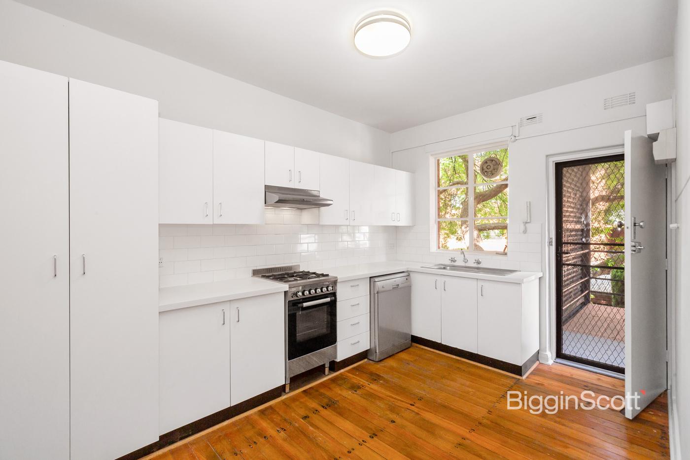 11/58 Queens Road, Melbourne, VIC