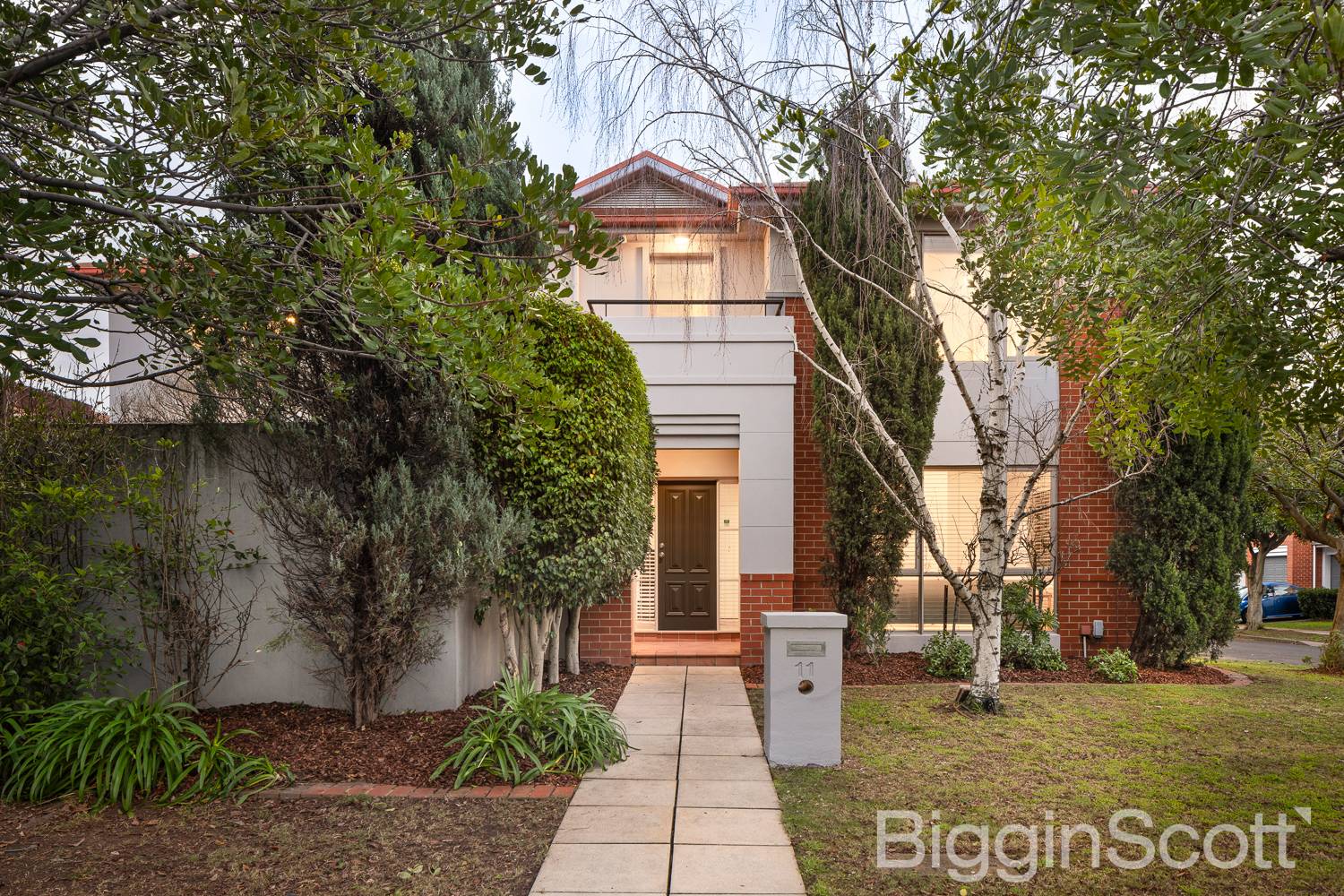 11 Canberra Parade