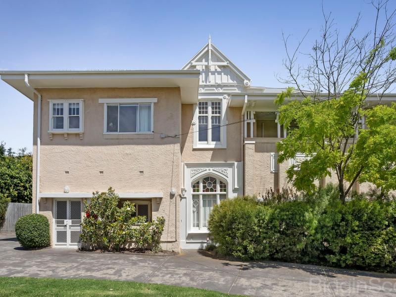 Mansion Grandeur, Oversized Living, Convenience and Seclusion