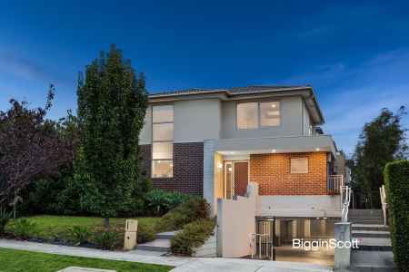 Contemporary Family Living in the East Doncaster Secondary College Zone