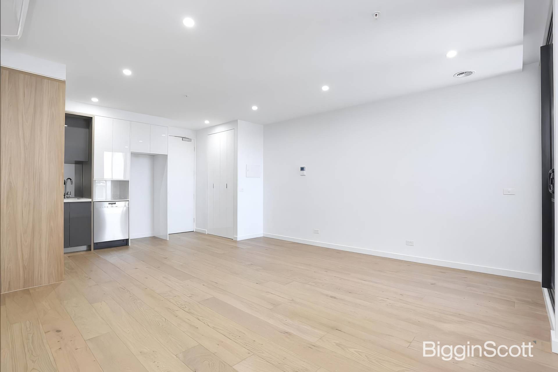 207/59-63 Warrigal Road, Hughesdale VIC 3166