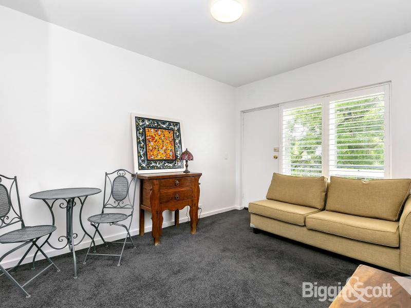 Low-Maintenance Living in a Fantastic Location