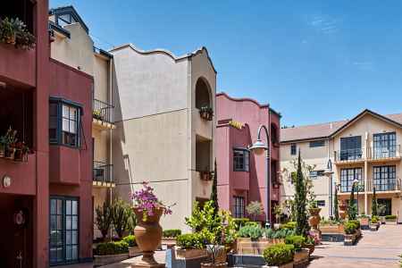 RESORT STYLE LIVING - FULLY FURNISHED 