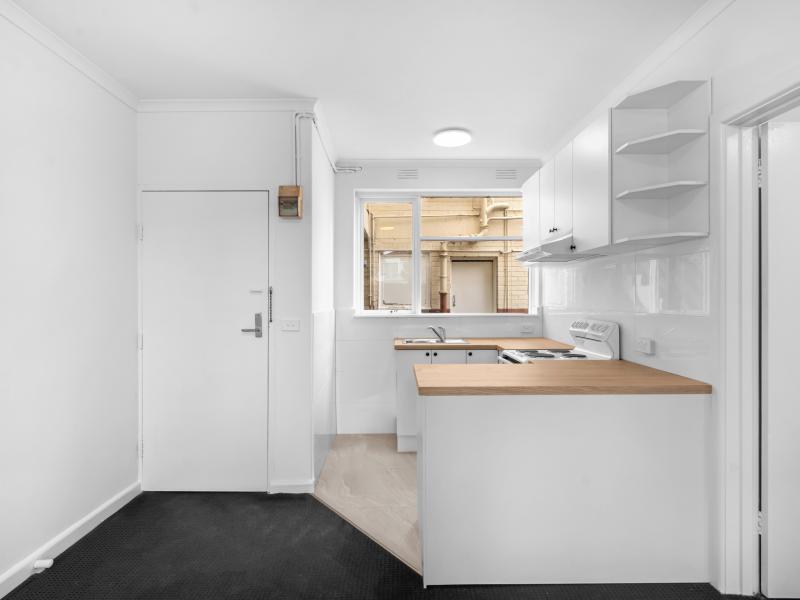 One Bedroom Ground Floor Apartment *Electricity & Water Included in Rent