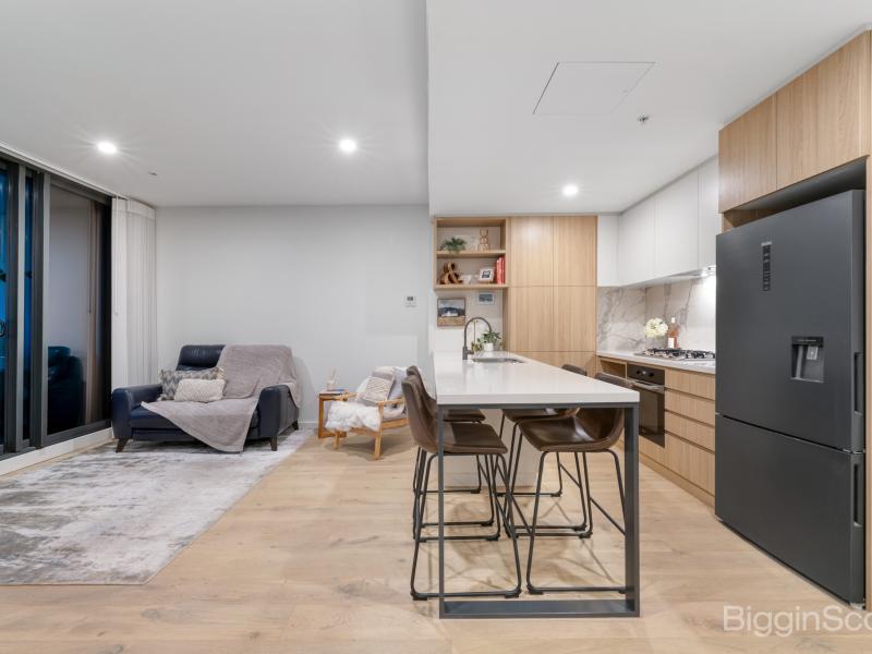 Live Where Moonee Ponds Happens