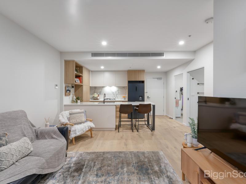 Live Where Moonee Ponds Happens