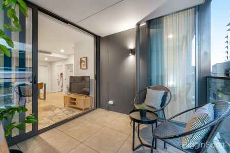 Stylish Pad With Location To Match