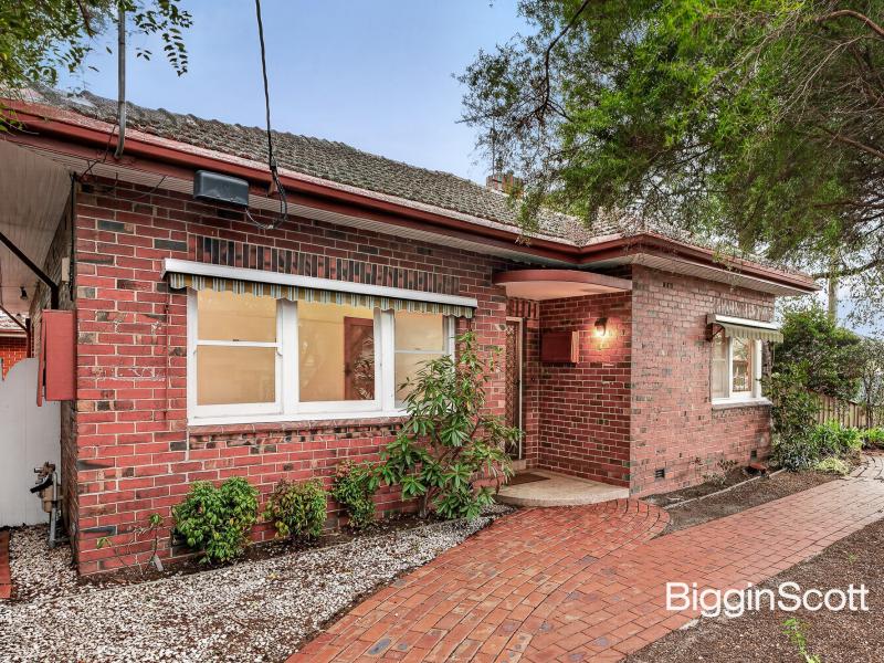 Charming Family Home in a Prime Glen Waverley Location