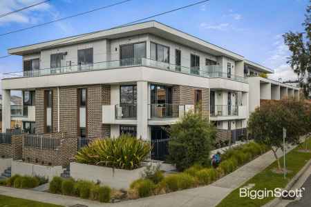 Modern Living with Exceptional Lifestyle Appeal