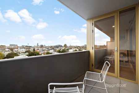 DESIGNER APARTMENT WITH STUDY NOOK & RESORT-STYLE FACILITIES