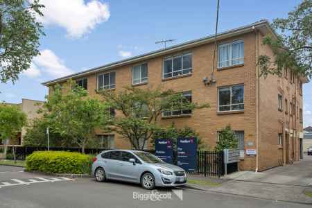 Great Size Apartment in Great Location!