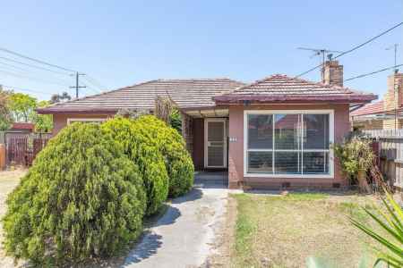 Comfortable Living in a Convenient Altona North Location!