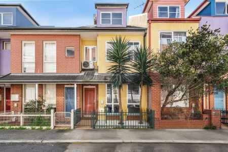 Contemporary 3-Bedroom Home in the Heart of Brunswick