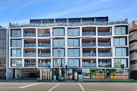 Sophisticated Luxury in a Prestigious Setting