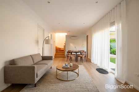 Modern Family Home with Entertainer's Deck