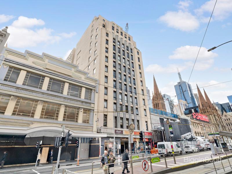 FLINDERS STREET STUDIO WITH SCOPE TO MAKE YOUR OWN