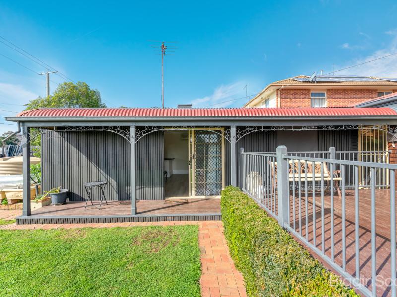 Charming One-Bedroom Villa Unit  in Maribyrnong